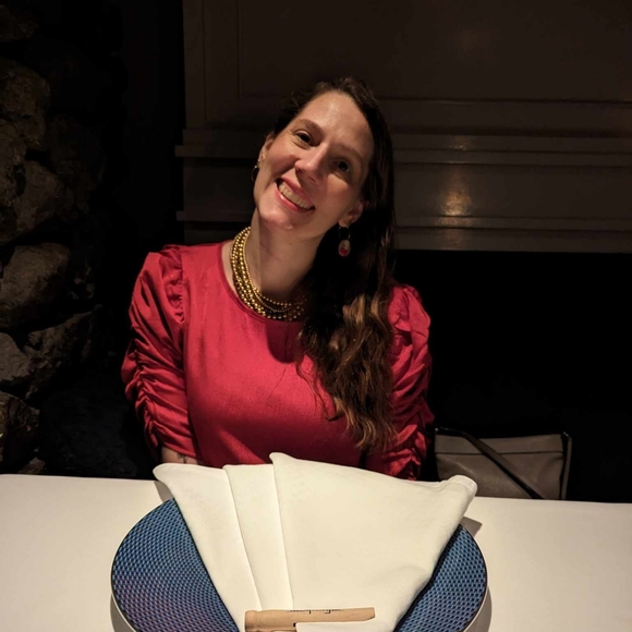 Meet your Posher, Julie - Picture 2 of 3